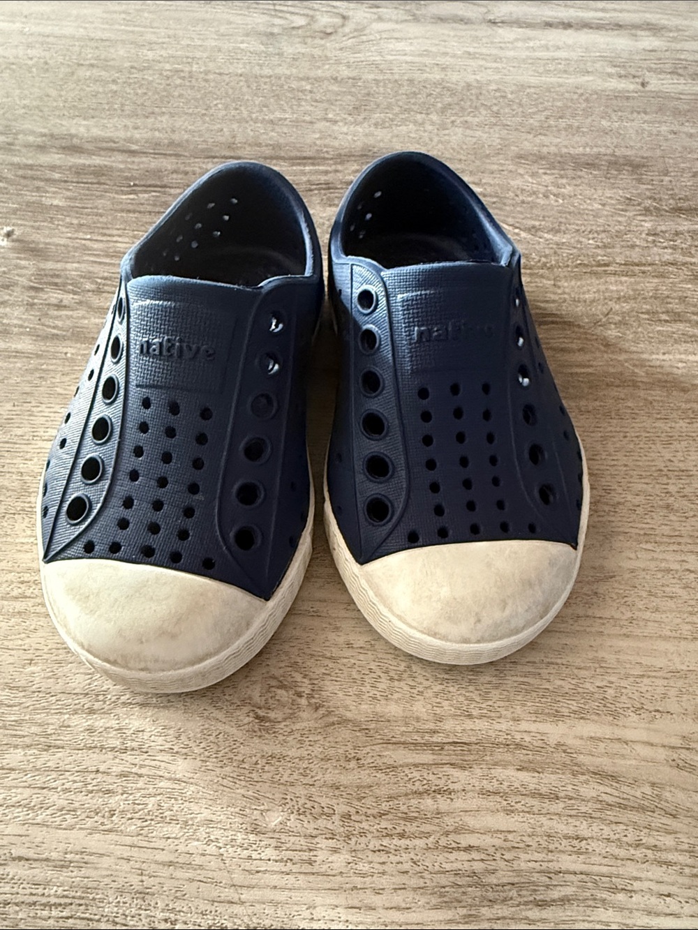 Native Kids Water Shoes Slip-On in Navy and Cream Toe C5